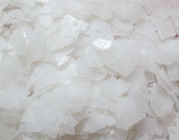 受潮的片堿影響使用嗎?