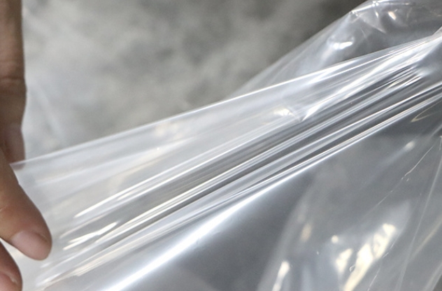 哪些原料對可降解塑料袋性能影響比較大?